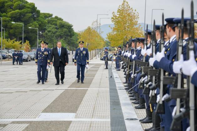 Γιορτή Πολεμικής Αεροπορίας: Δείτε τις πτήσεις των μαχητικών πάνω από τη Σχολή Ικάρων (βίντεο)